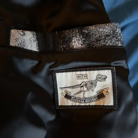 未使用　Kith for AMNH T-Rex Coaches Jacket L Kith AMNH T-Rex Coaches Jacket Medium $598